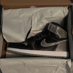 Nike Men's Black and Silver Sneakers